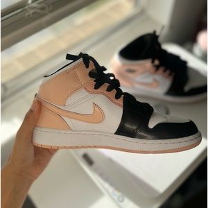 Air Jordan 1 Mid